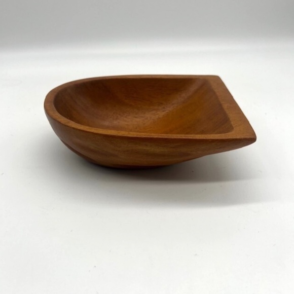 PANALCRAFT MCM Hand Carved Maple Wooden Scoop Bowl Side Detail Cottage Core - Picture 1 of 7